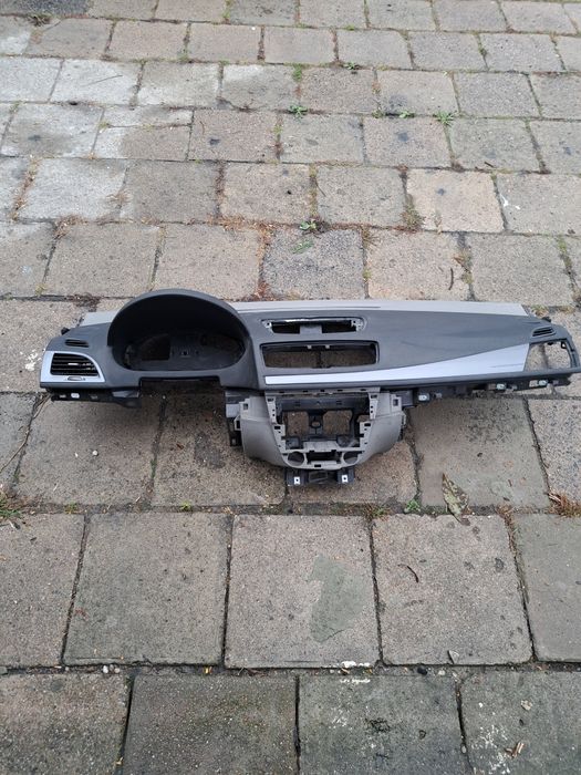 Deska konsola kokpit Renault Megane III