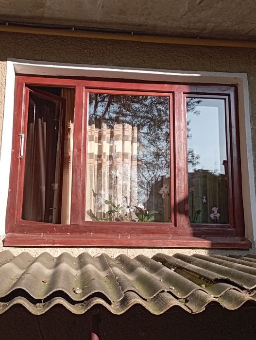 Вікно дерев'яне (двохрамне, засклене) з підвіконником