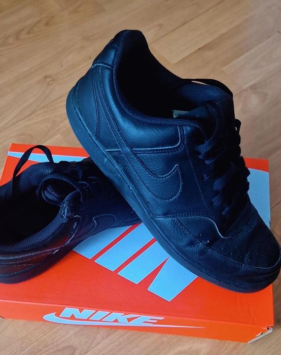 Rebaixa se preço /  Vendo ténis NIke com pouco uso