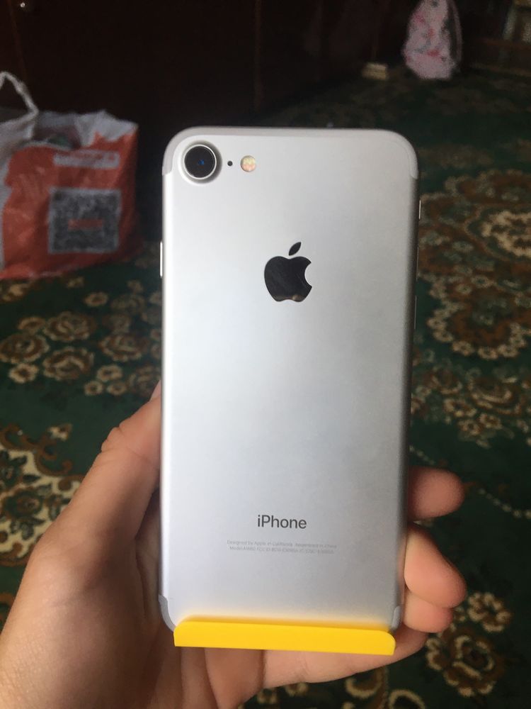 iPhone 7 • 32 ГБ • Сірий • Ідеал