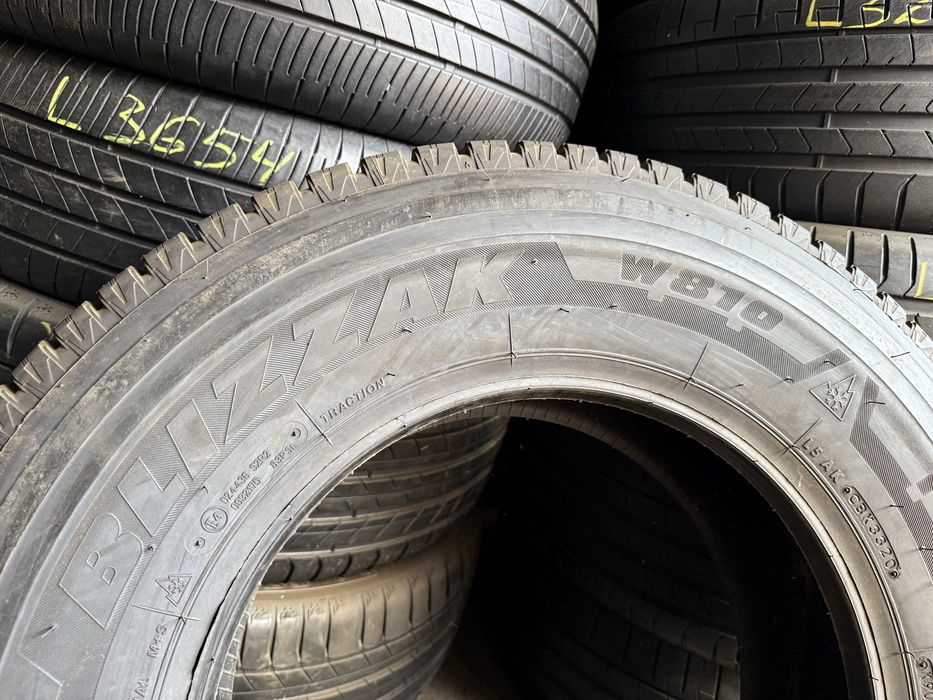 Зимова шина 225/75 R16C 121/120R Bridgestone Blizzak W810 1шт. 10мм