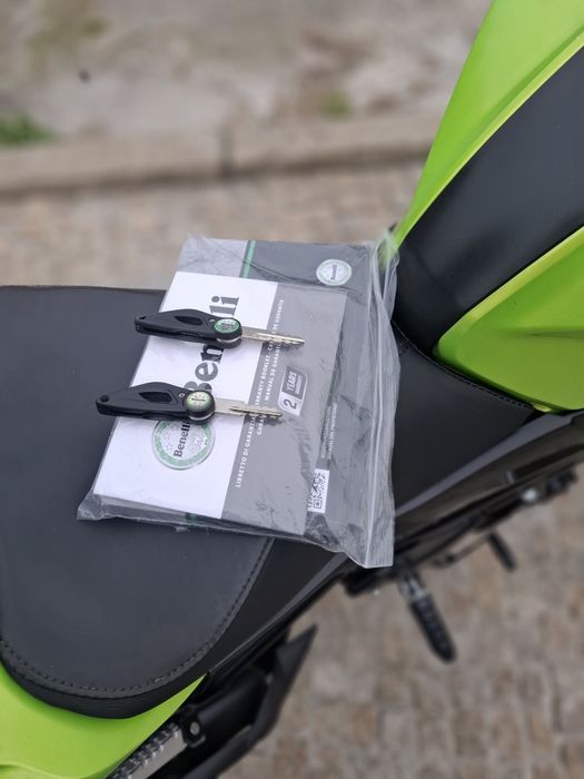 Benelli BN125 de 2023 impecável