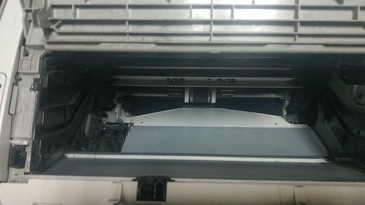 монохромный лазерный HP 1102 c картриджем 85а, недорого