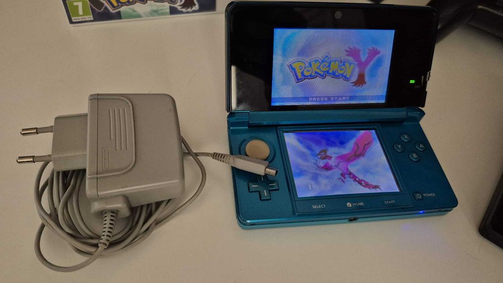 Nintendo 3DS azul + carregador