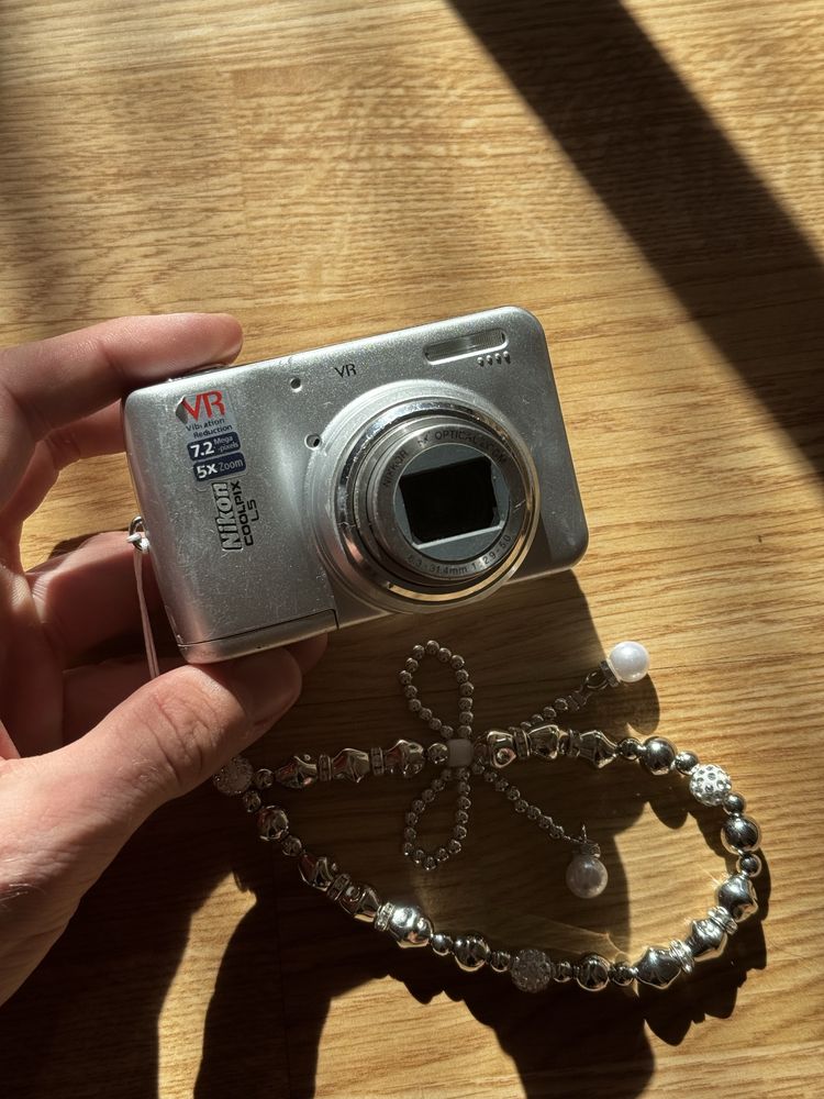 Aparat Kompaktowy Retro Nikon Coolpix L5 vintage cyfrowka