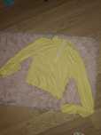 Żółta bluzka crop top z golfem