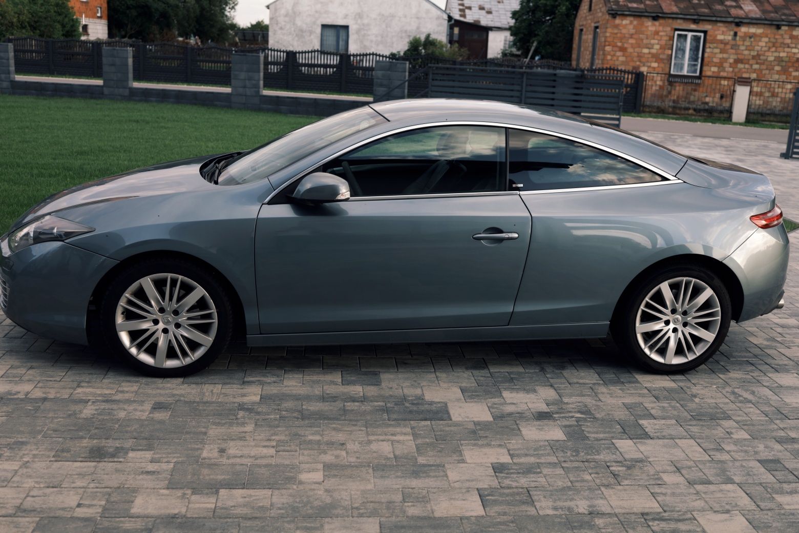 Laguna Coupe 3.0d 4 Control