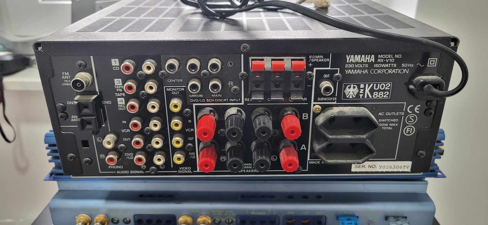 Yamaha Rx-V10 amplituner  z pilotem