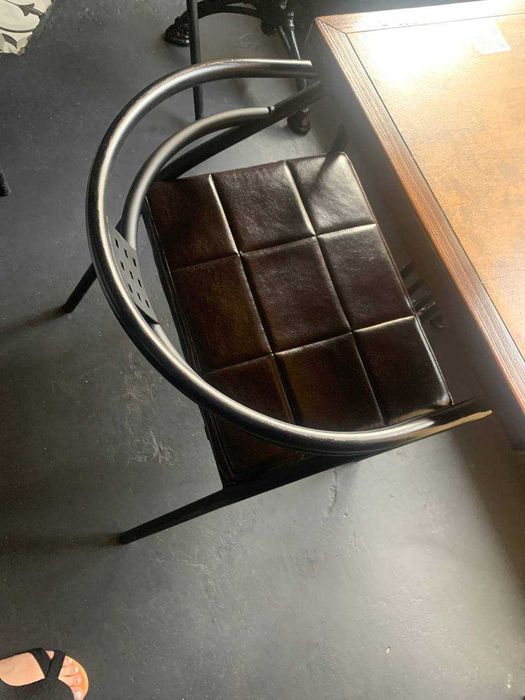 Обладнання та посуд для ресторану. Стілець. Диван.