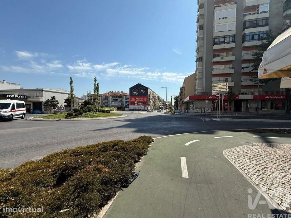 Terreno em Alto do Seixalinho, Santo André e Verderena de 1575,00 m2