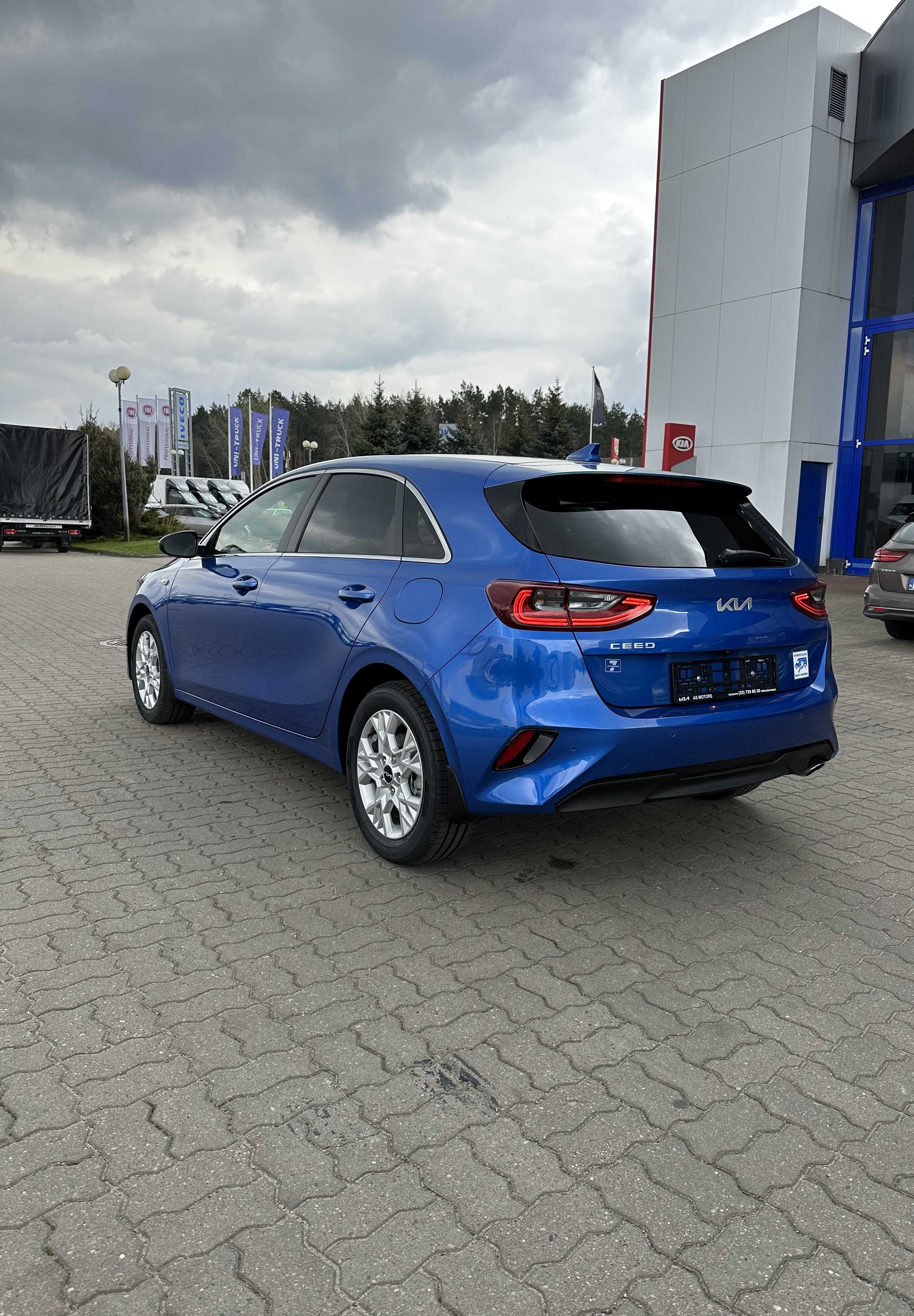 KIA CEED HB 1.5 Rocznik 2023 - wynajmij samochód