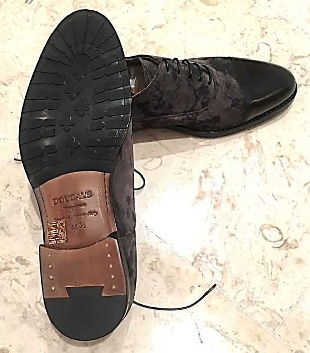 Sapatos Doucal's novos tamaho 44,5