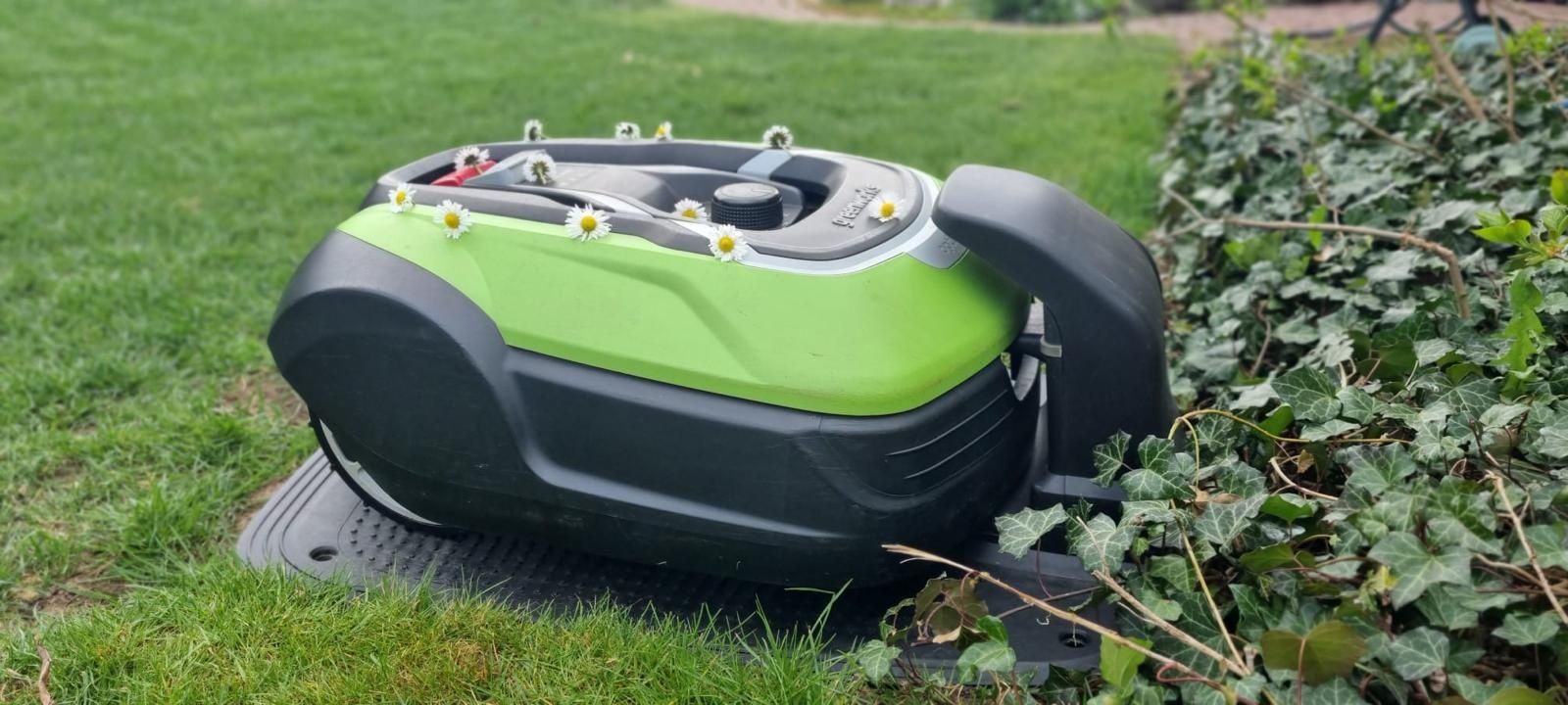 Robot koszący Greenworks OptiMow 10 GSM Kosiarka Automatyczna  

źródł