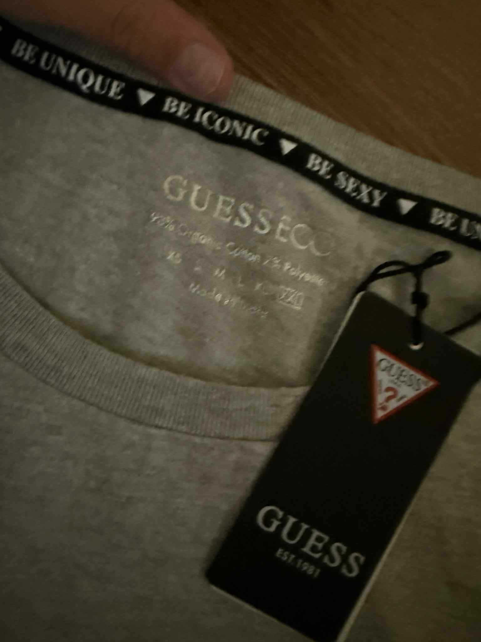 T-shirt, koszulka Guess