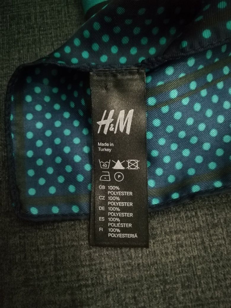 Lenço pequeno verde acetinado H&M