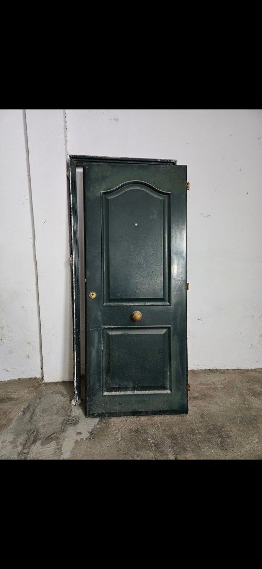 Janelas com aro e portada