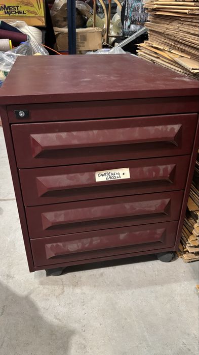 metalowa szafka na dokumenty/narzędzia, na kółkach