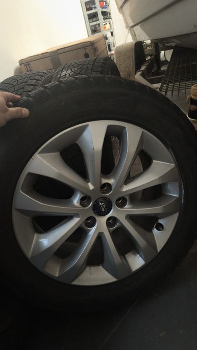 Felgi z oponami zimowymi Kuga mk2 oryginalny zestaw