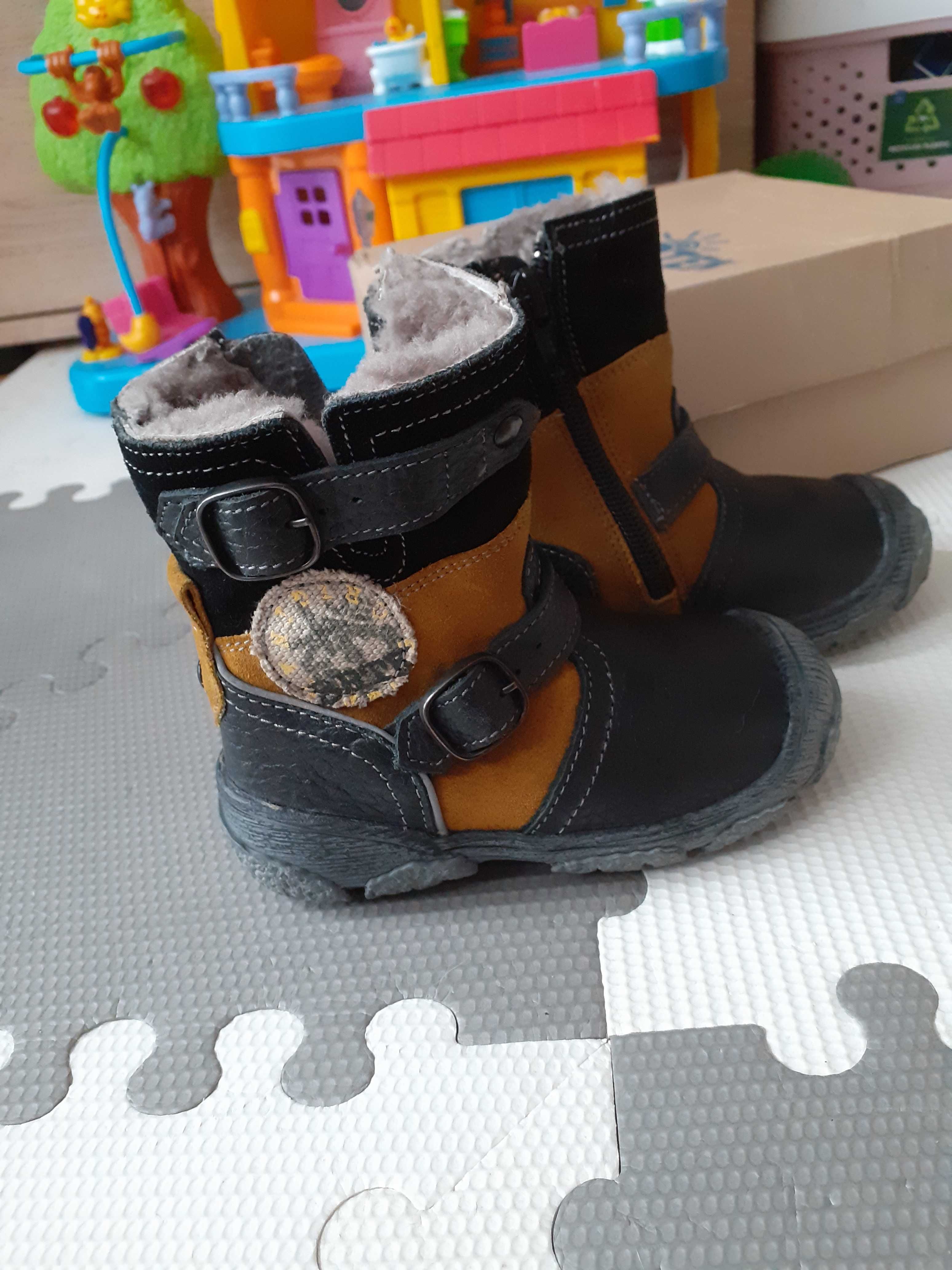 Buty zimowe śniegowce rozm 22 wkładka 15 cm Bartek