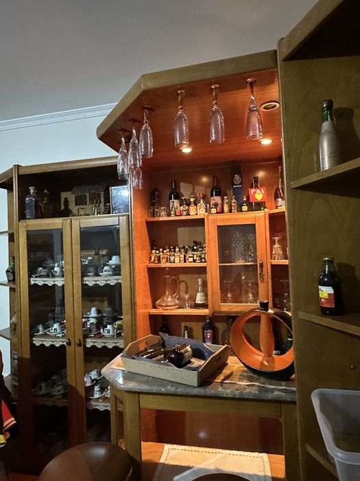 bar (só a mobilia )+2 bancos