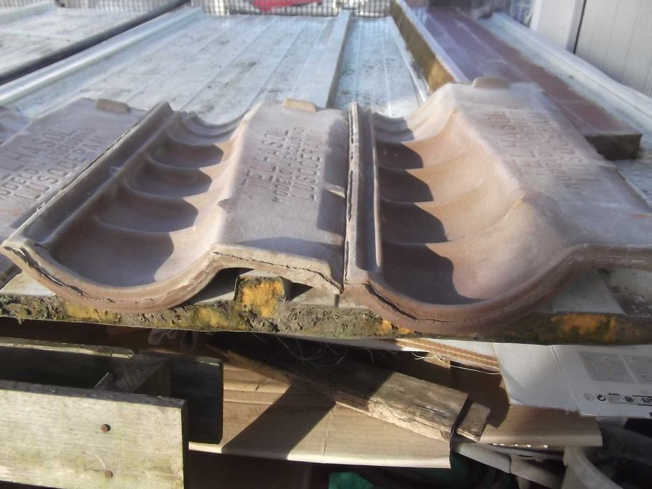 Telhas Sol modelo exclusivo Luso Ceram únicas quatro unidades