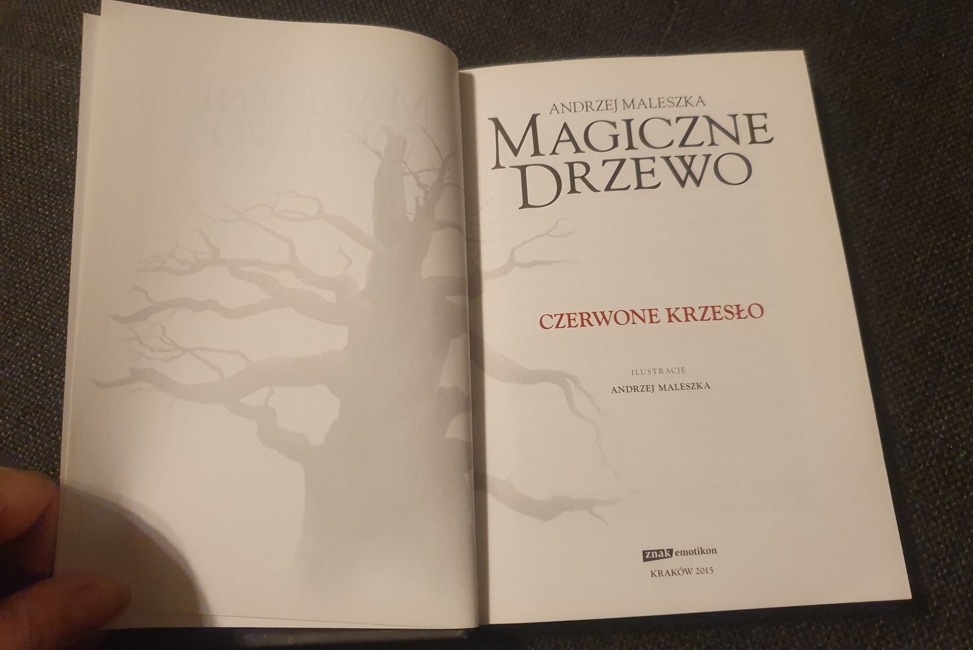 Magiczne drzewo Czerwone krzesło Maleszka Andrzej