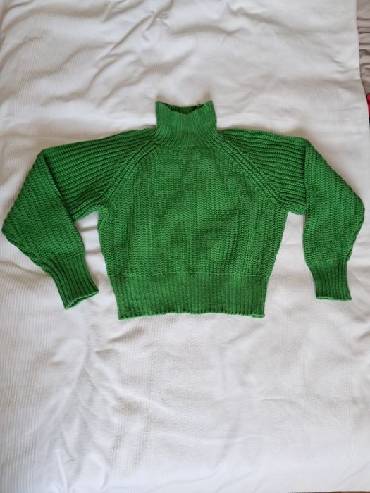 Zielony sweterek z golfem