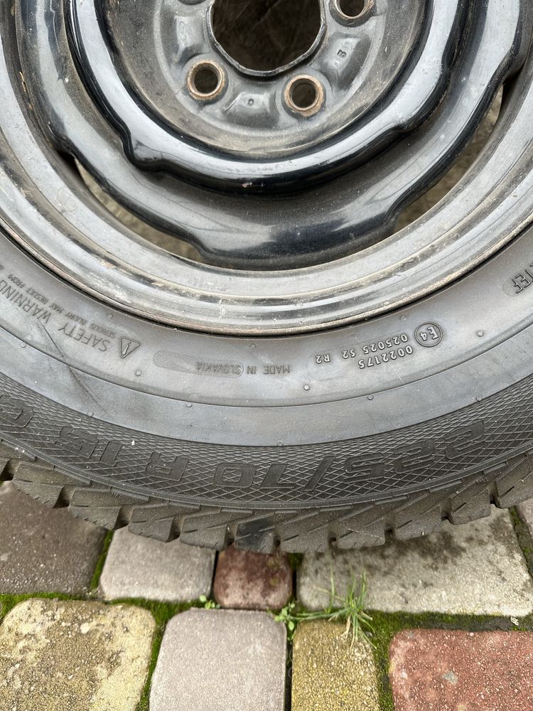 Резина с диском 225/70 R15C 1 шт.