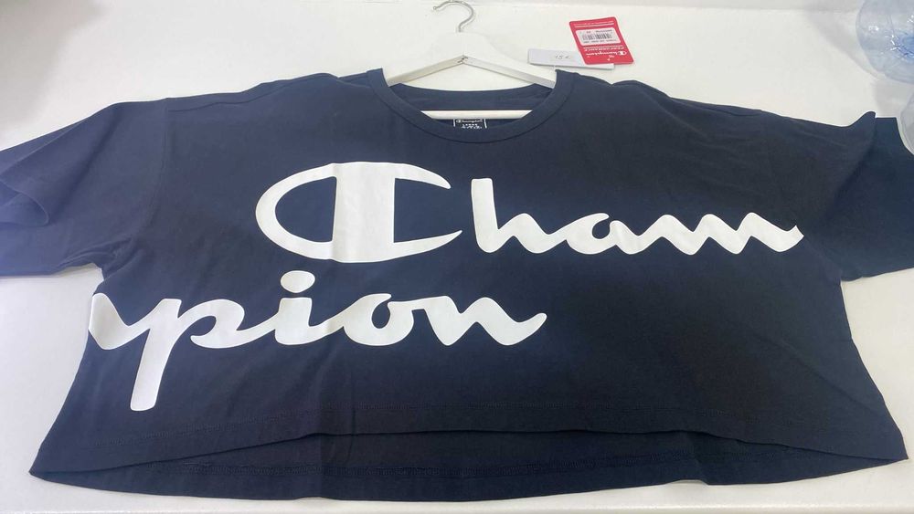 Camiseta Cropped Feminina Champion Preto Branco L