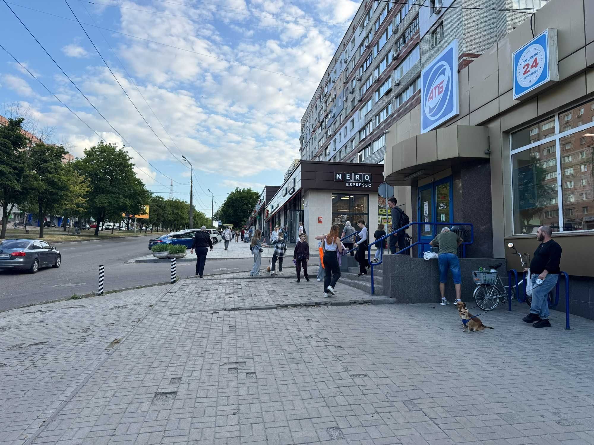Новий ТЦ "Ювілейний" біля АТБ - м. Дніпро, пр. Поля 42