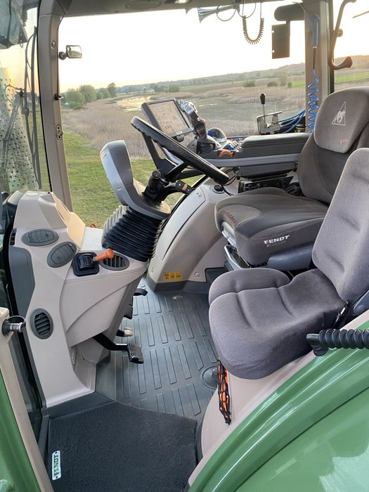 Traktor FENDT 720 VARIO TMS . Profi Plus . SCR Pneumatyka .Sprowadzony