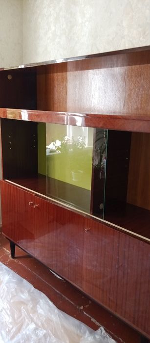 Продам б/у сервант