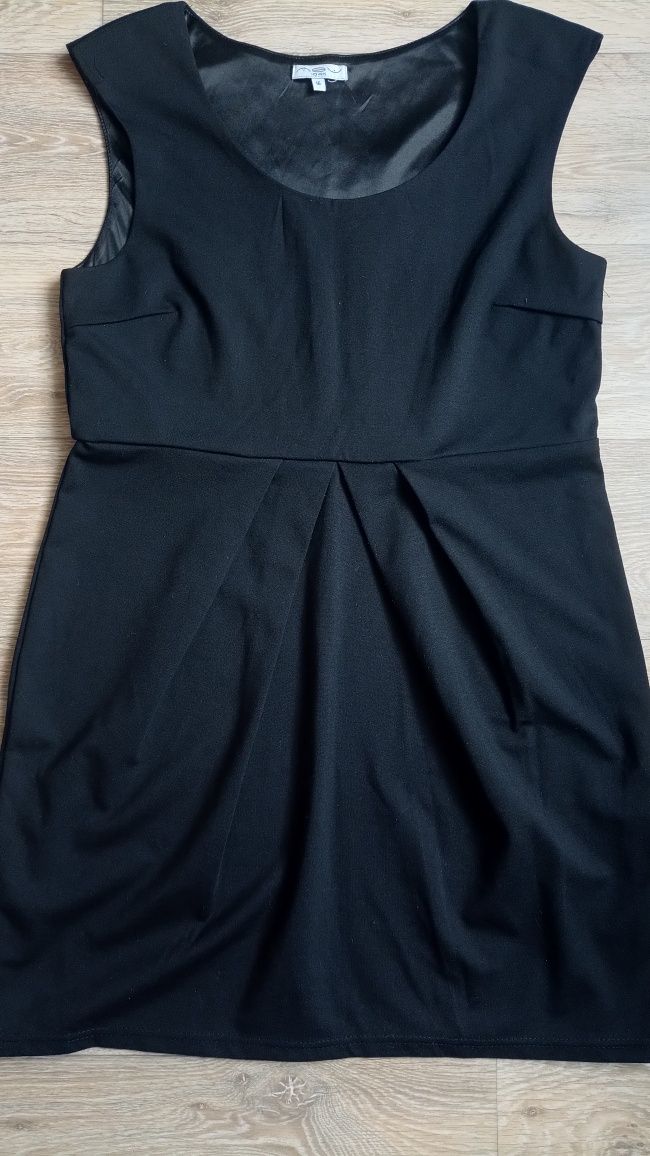 Sukienka 44 czarna krótka