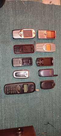 Vários telefones antigos
