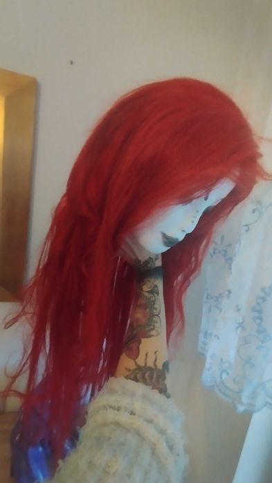 Czerwona Długa Peruka z ludzkich włosów