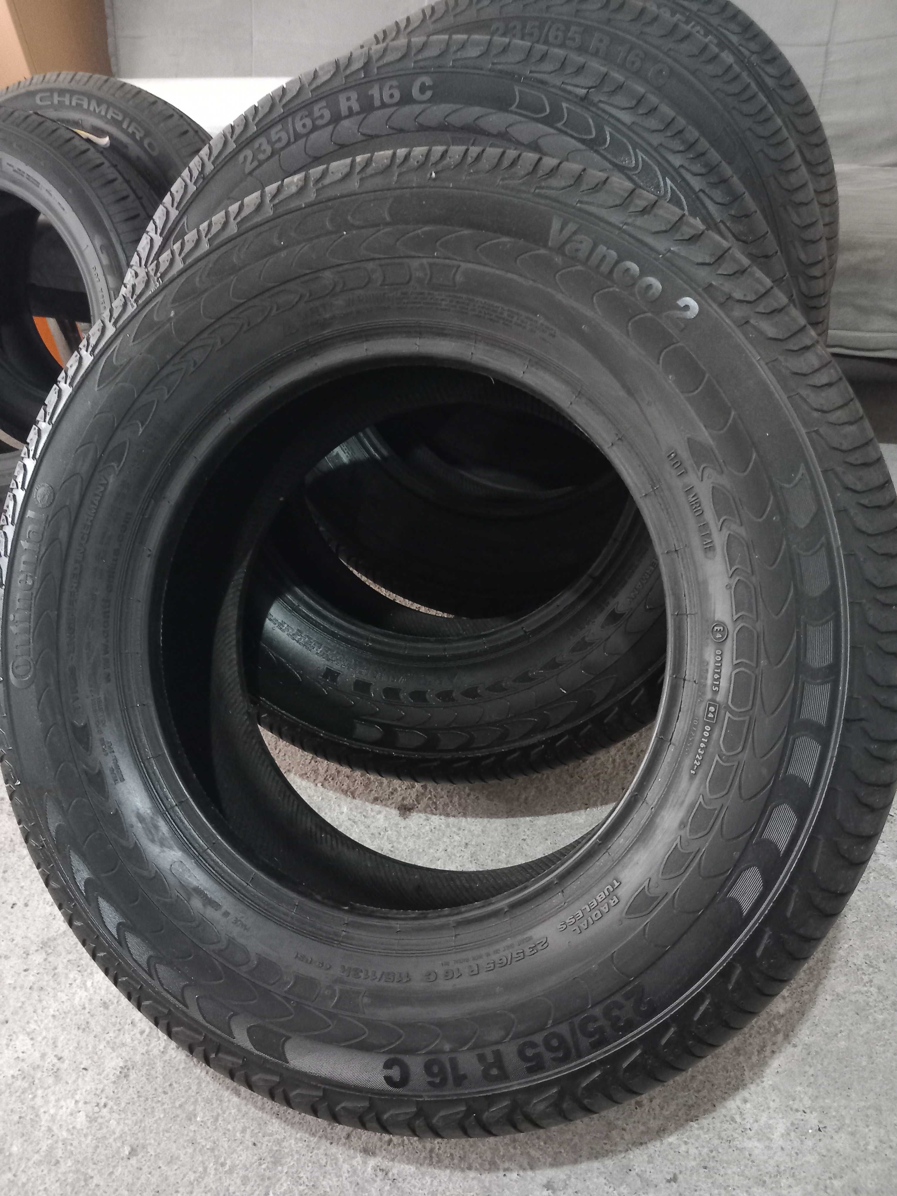 4 pneus 235/65R16 C Continental seminovos