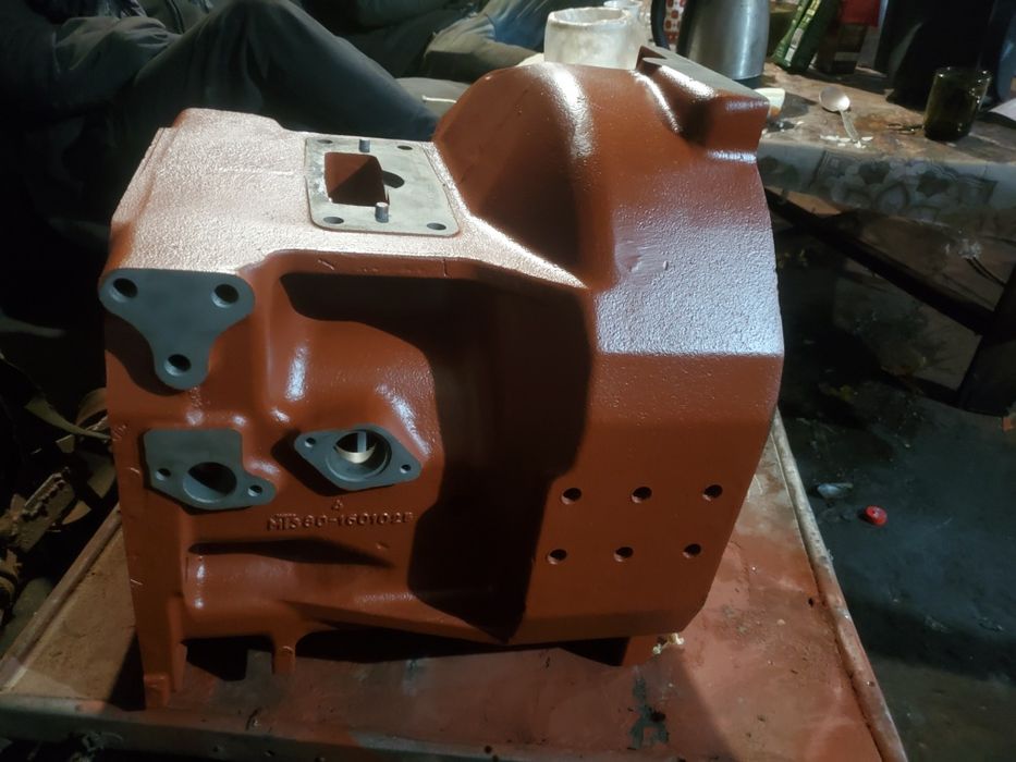 Корпус проміжутки мтз 1025, 1221