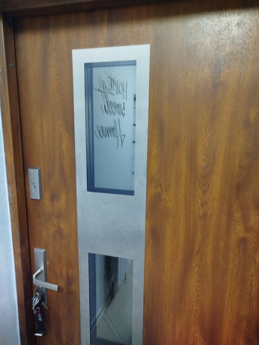 Serwis Regulacja drzwi zewnętrznych i wewnetrznych także samozamykaczy