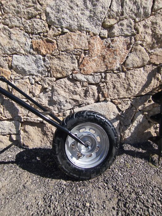 Máquina de perfurar terra