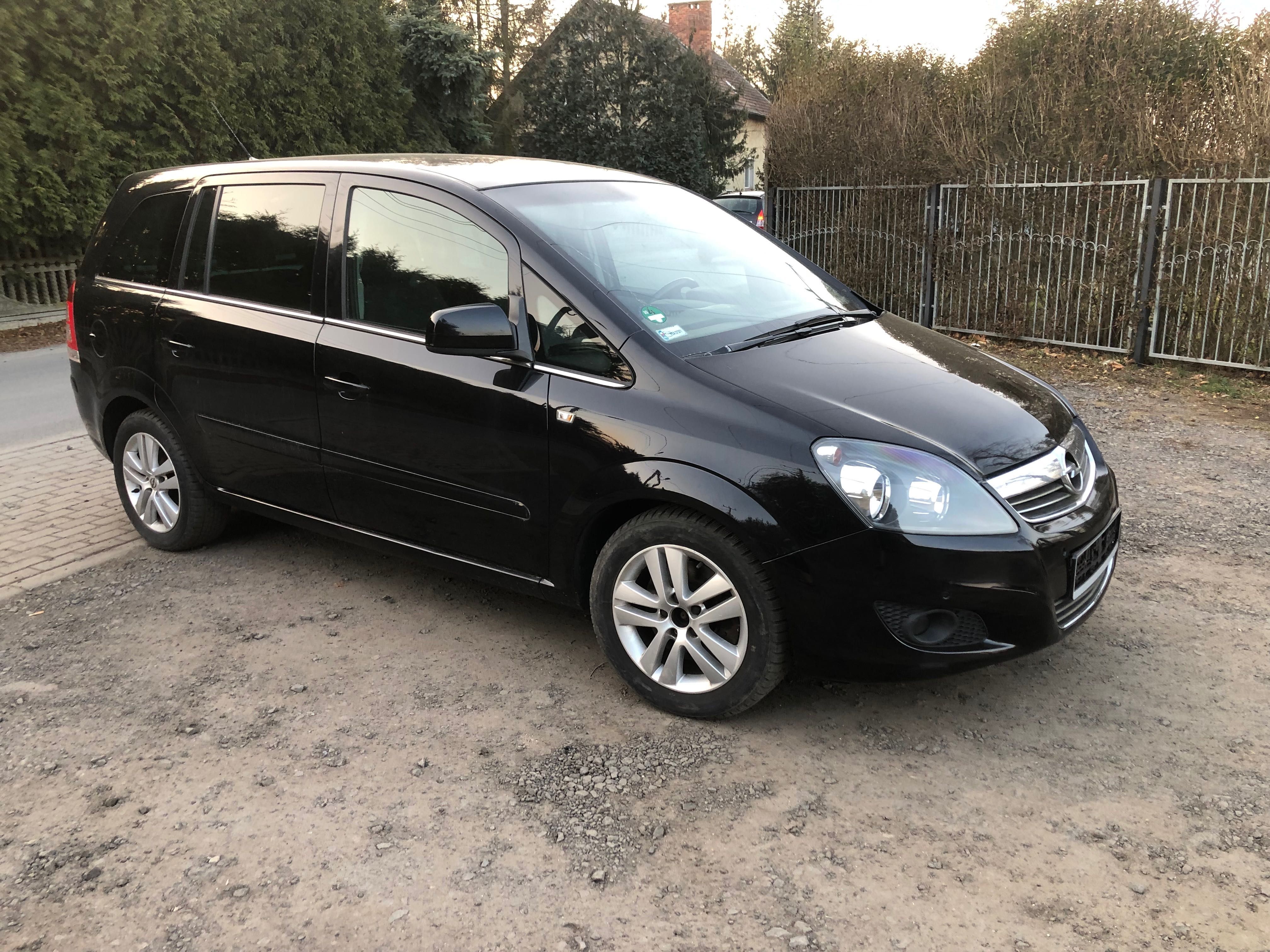 Opel Zafira b lift 2011rok
