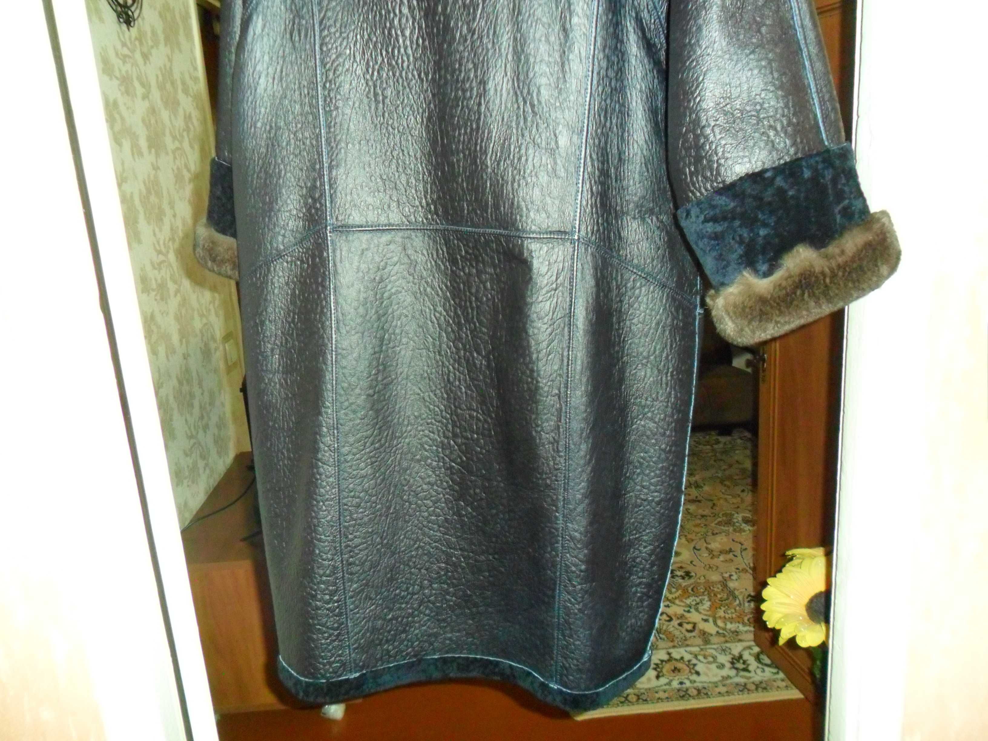 Срочно продам двухстороннюю дубленку из меха астрагала.