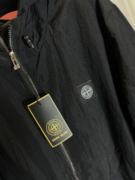 Продам чоловічу вітровку Стон Айленд