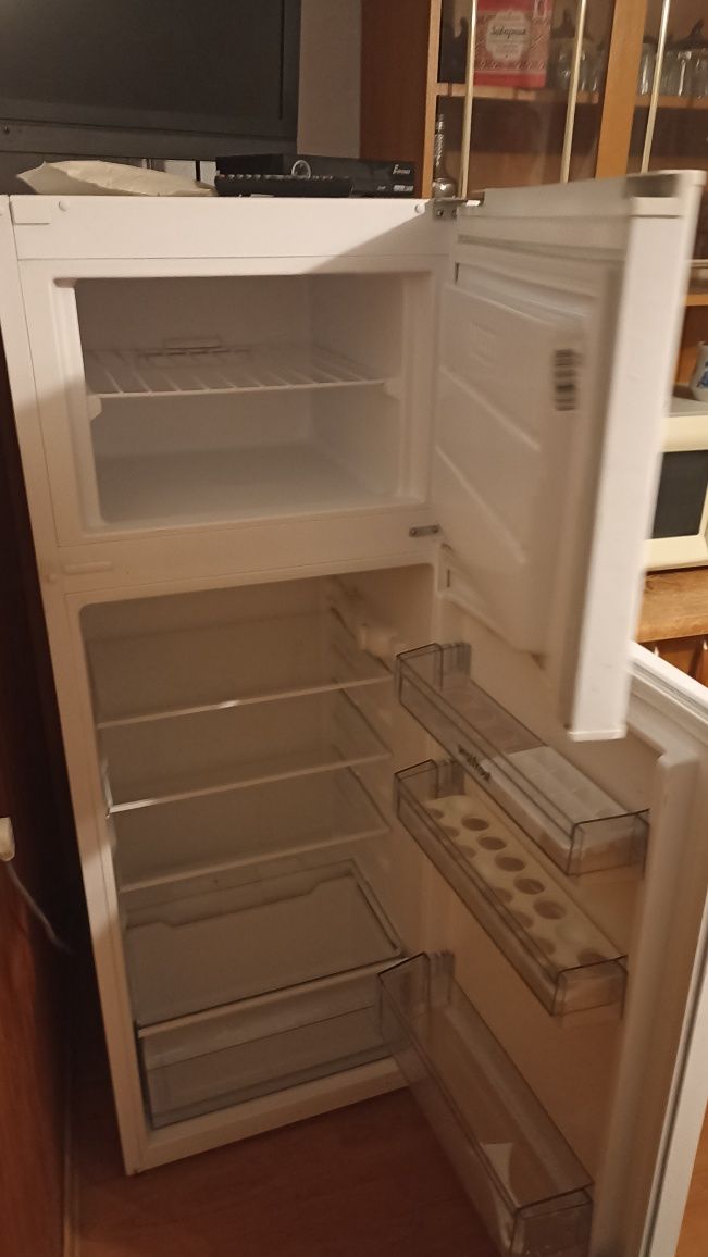Vestfrost холодильник. 2 роки користований.