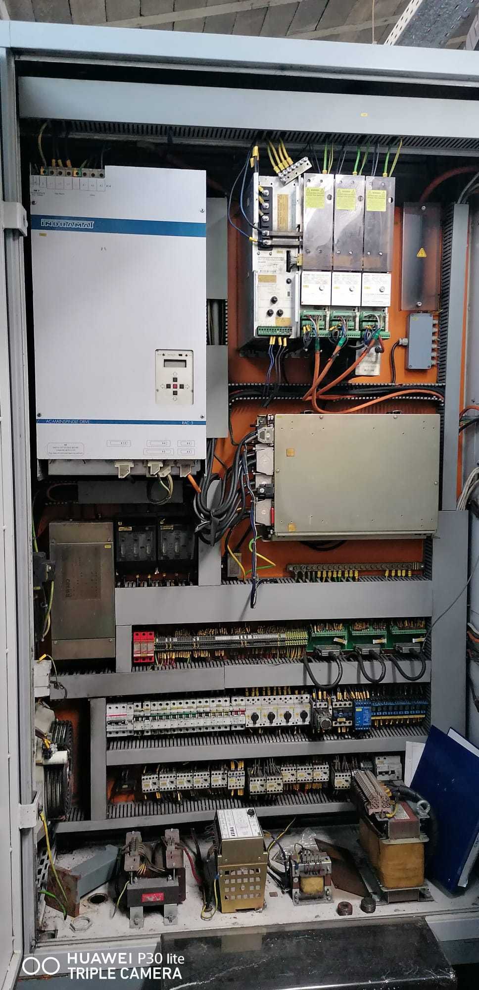 Máquina CNC MAS MCV 1000