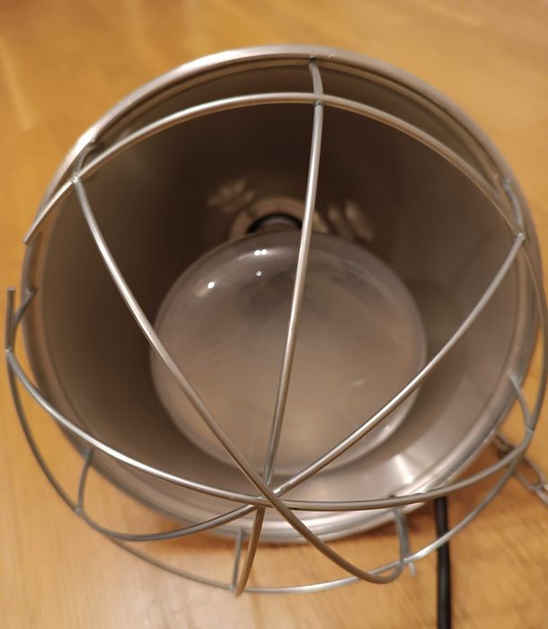 Inkubator promiennik lampa grzewcza