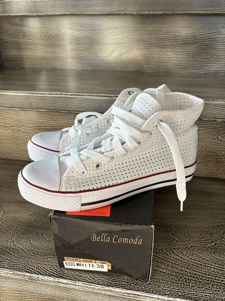 Buty tenisówki ażurowe 38