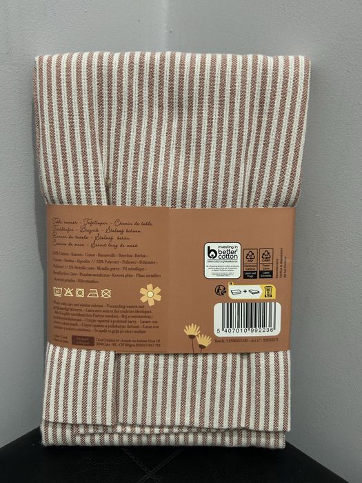 Nowy bieżnik stołowy 45 x 150 nr.6815