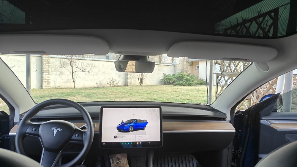 Tesla model 3 (2023 р.)