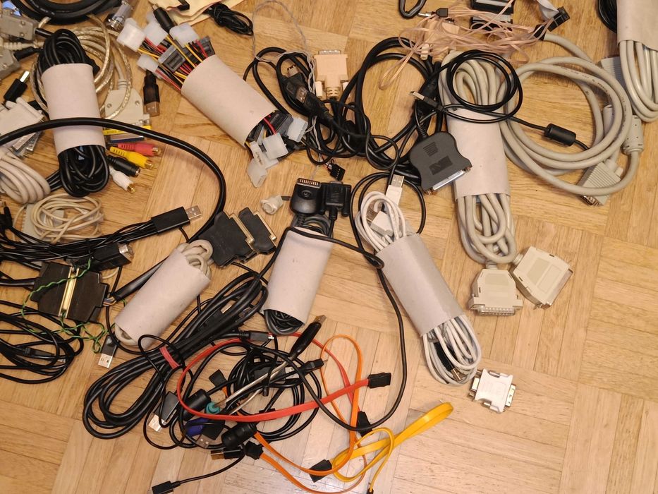 Kable komputerowe i przejściówki 5zł/szt USB VGA PATA COM HP Sony inne