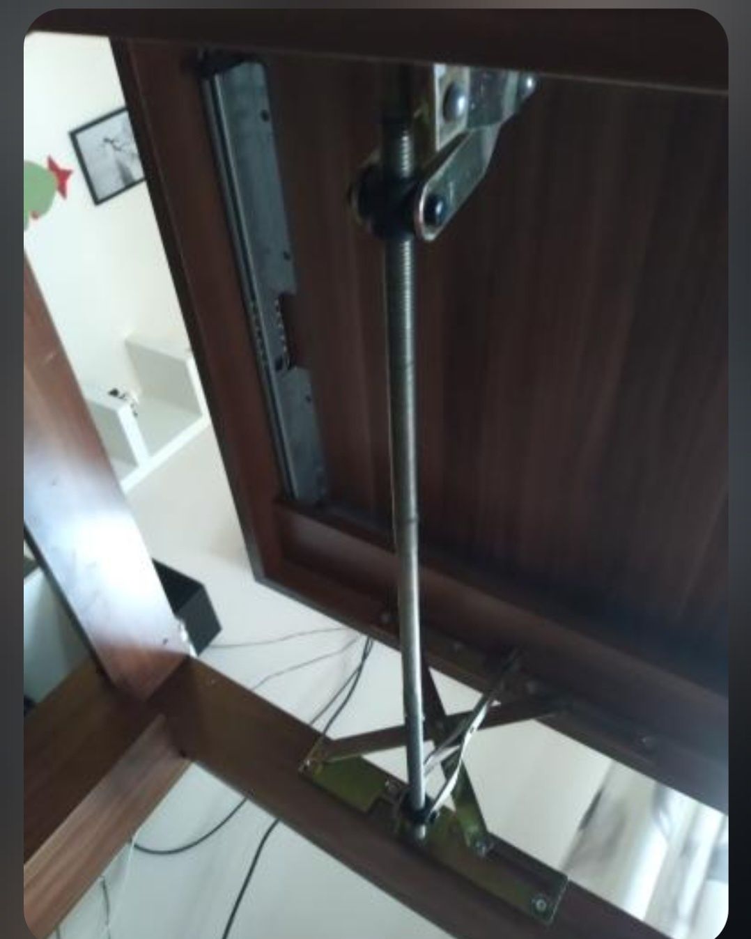Stół I sofa w dobrym stanie